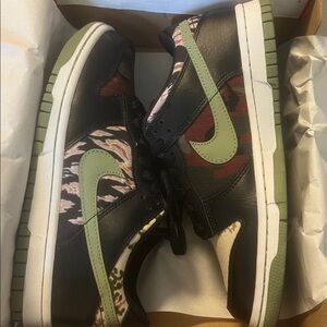 Nike Dunk low SE crazy camo